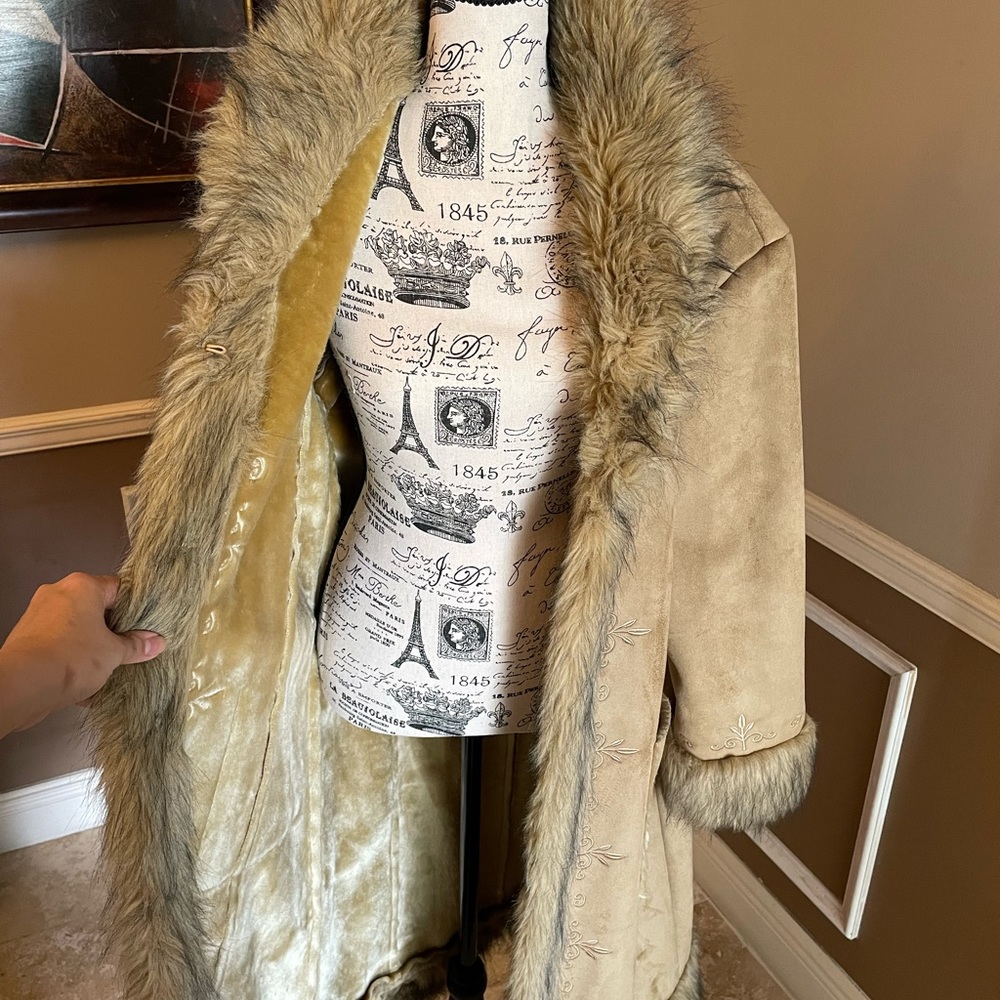 Stunning penny lane styled afghan inspired fur coat.